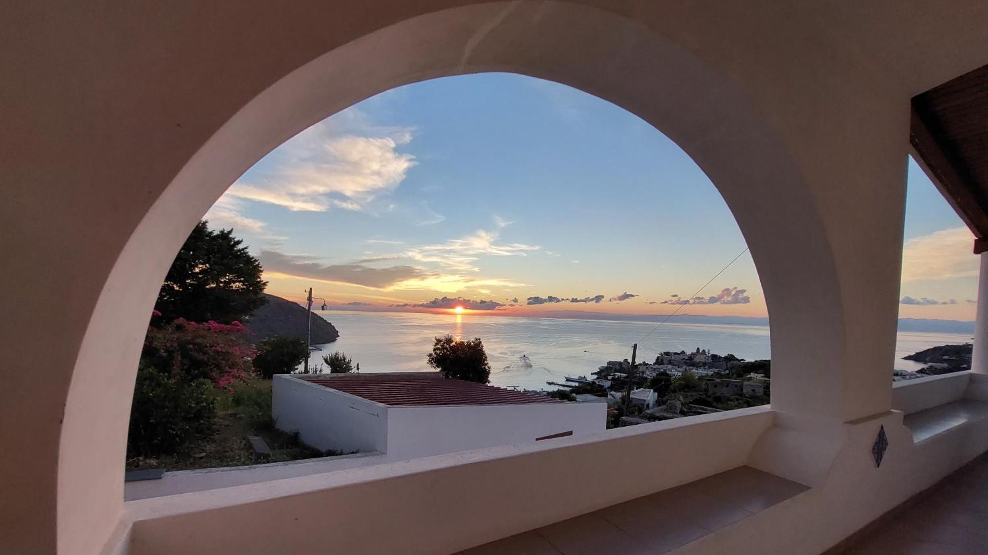 Casa Tra Cielo E Mare Acomodação com café da manhã Lípara Exterior foto