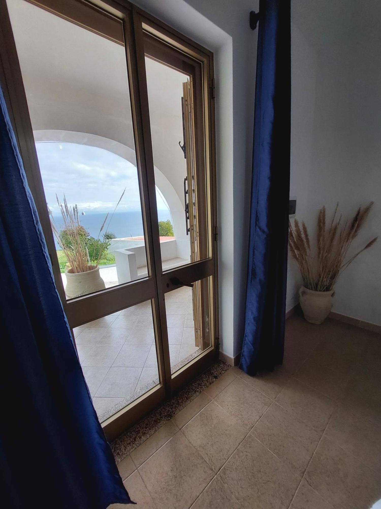 Casa Tra Cielo E Mare Acomodação com café da manhã Lípara Exterior foto